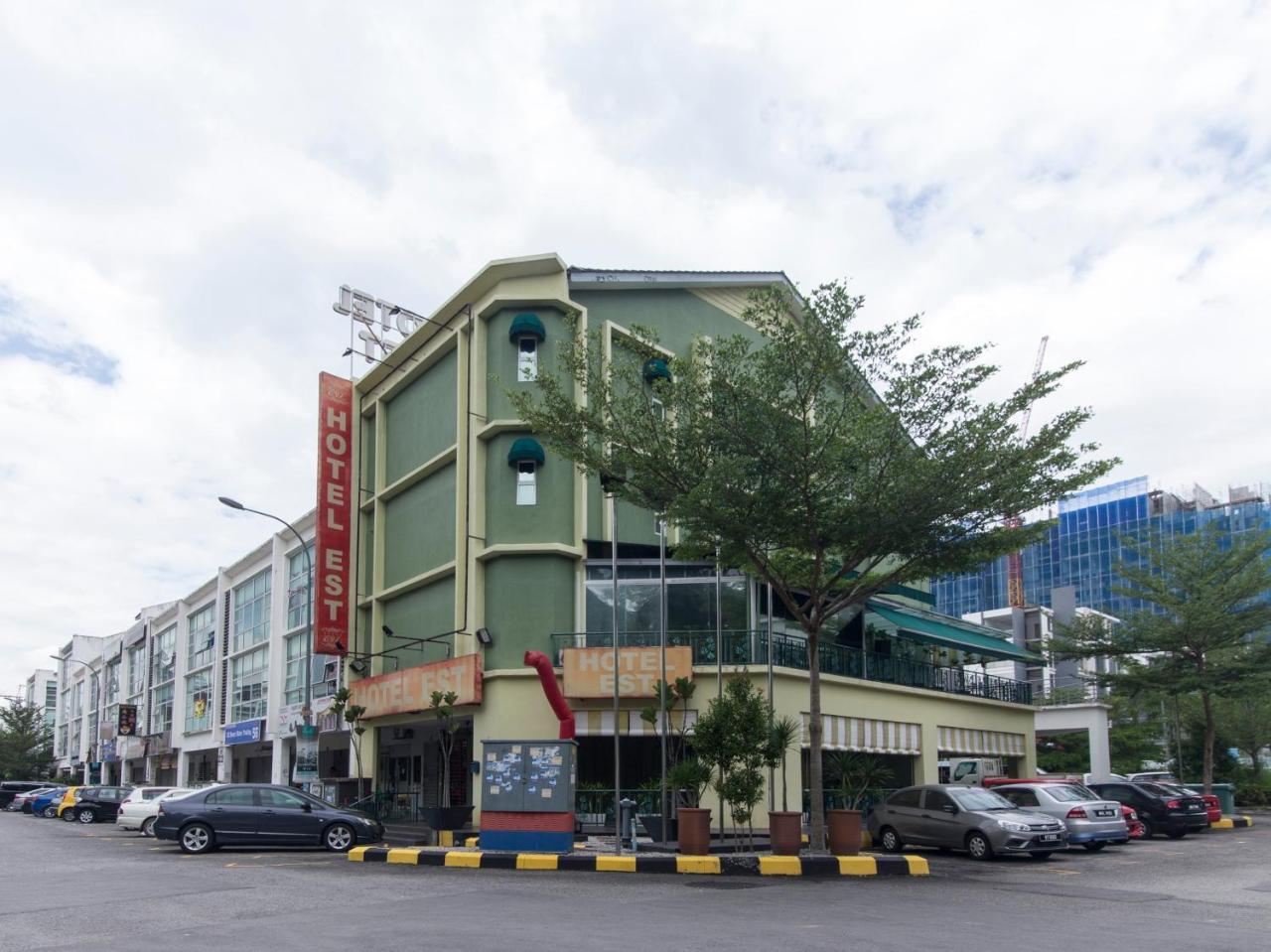 Oyo 604 Hotel Est Equine Park Seri Kembangan Exteriör bild
