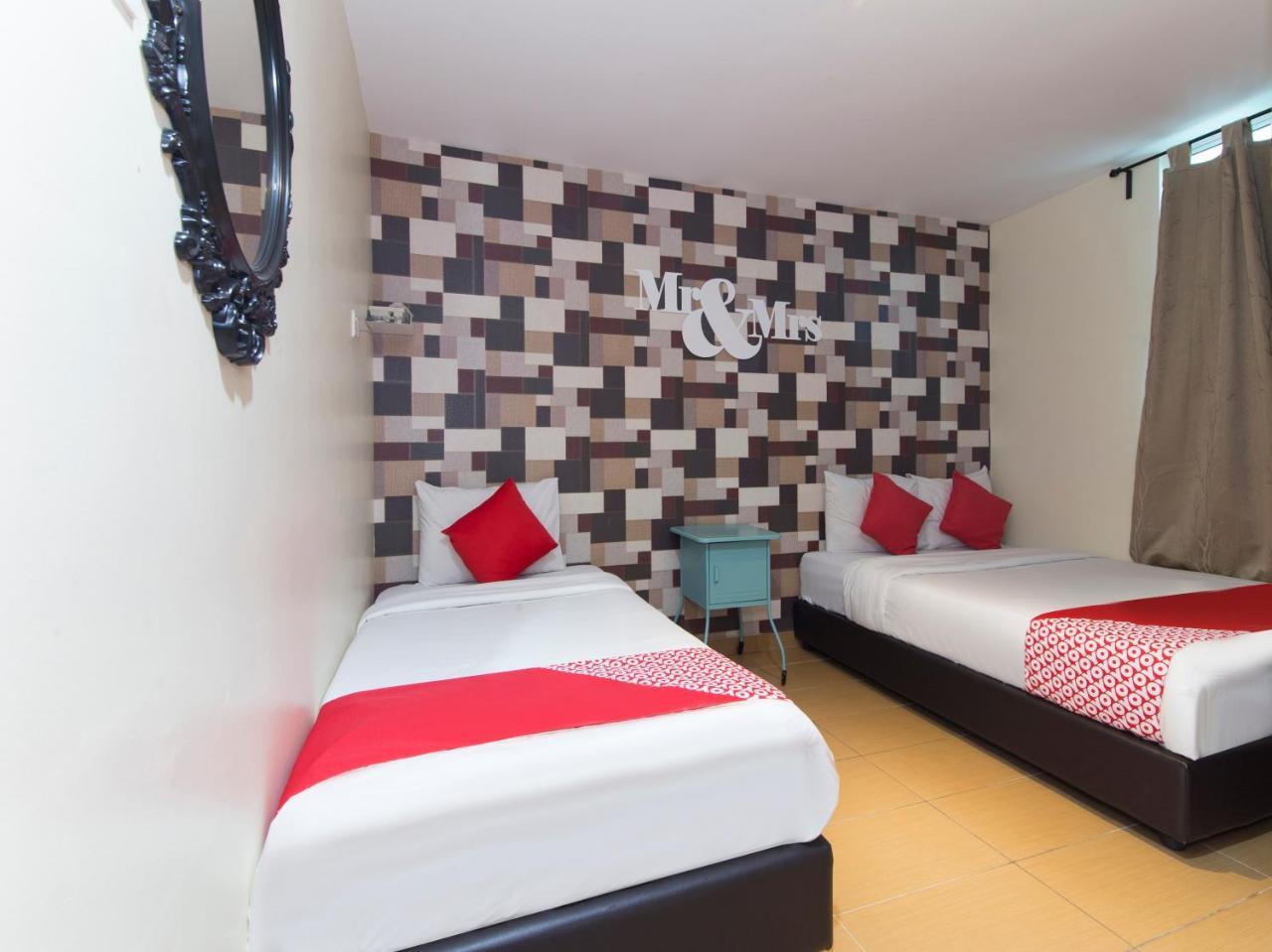 Oyo 604 Hotel Est Equine Park Seri Kembangan Exteriör bild
